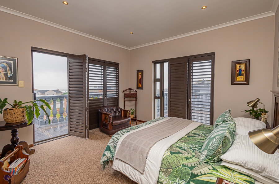 4 Bedroom Property for Sale in Myburgh Park Western Cape